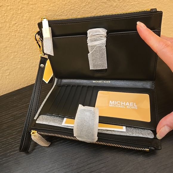 Michael Kors Jet Set Medium Double Zip Wallet - Picture 10 of 12